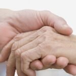 Livro aborda relevância de conversar sobre o etarismo