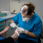 Unhas encravadas são um alerta perigoso para diabéticos