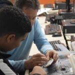 Qualificação é essencial para o jovem se manter no mercado