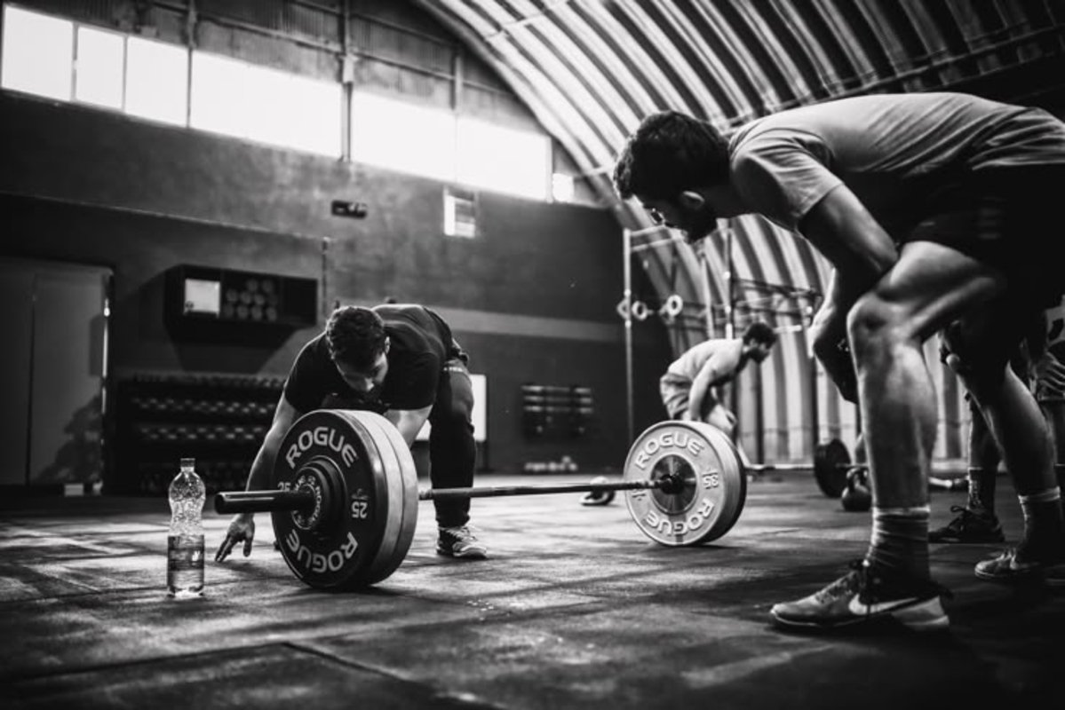 Kipping Handstand Push-ups colocam a saúde cervical em risco