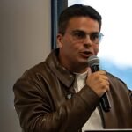 Brasileiro funda rede de escolas para caminhoneiros nos EUA