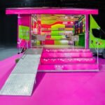 Skala promove ação itinerante com salão móvel em 12 cidades