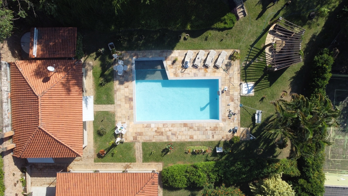 Uso das piscinas no verão requer mais atenção na manutenção