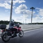 Moura lista erros na manutenção da bateria para motos